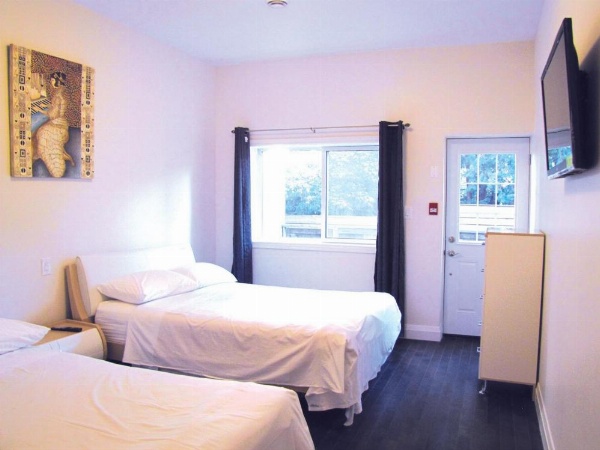 Dragon Gate Inn image 36