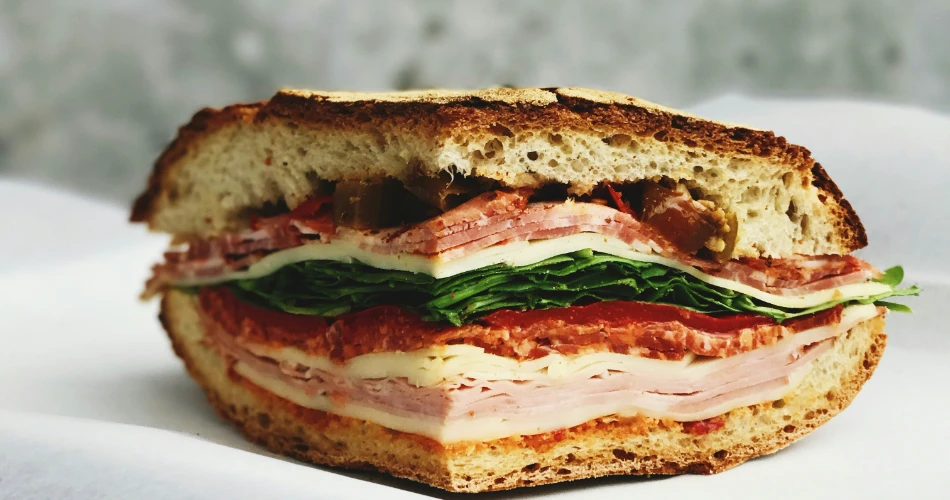 10 Mouthwatering Local Foods to Try in Toronto