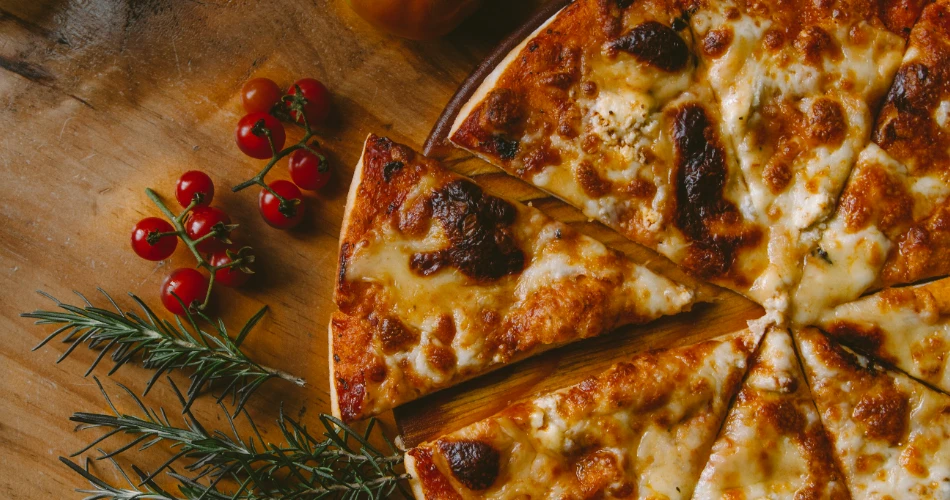 10 Mouthwatering Local Foods to Try in Toronto