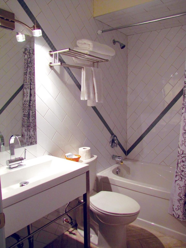 Dragon Gate Inn image 25